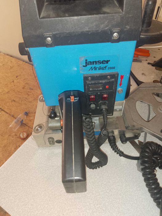 Професионален оверлог Janser Miniket 2000