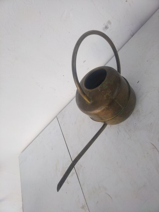 Лот от 6 броя бакърени/медни съдове.
1. Голям медна ваза 
2. Голям под