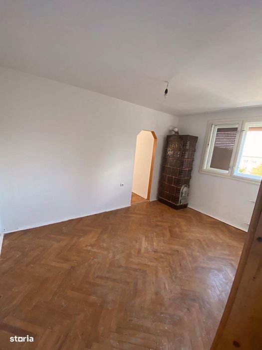 Vând apartament 2 camere Huedin | Strada Avram Iancu