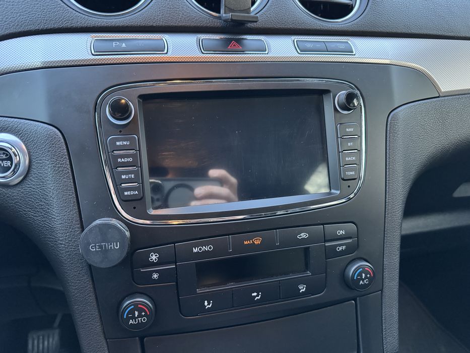 Продавам мултимедиа ESSGOO Car Radio Android14 Carplay 7“ за Ford