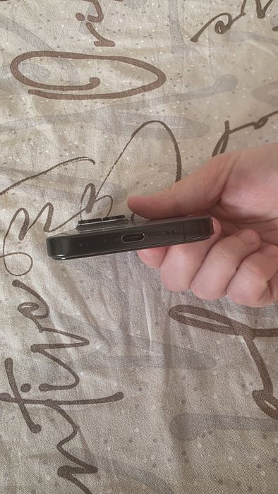 Продам IPhone 16 pro 256Gb, Black