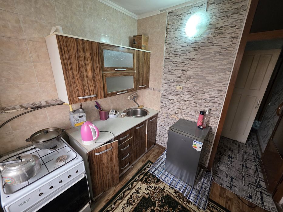 Фрунзенский масивда 1 хоналик квартира ижарага берилади