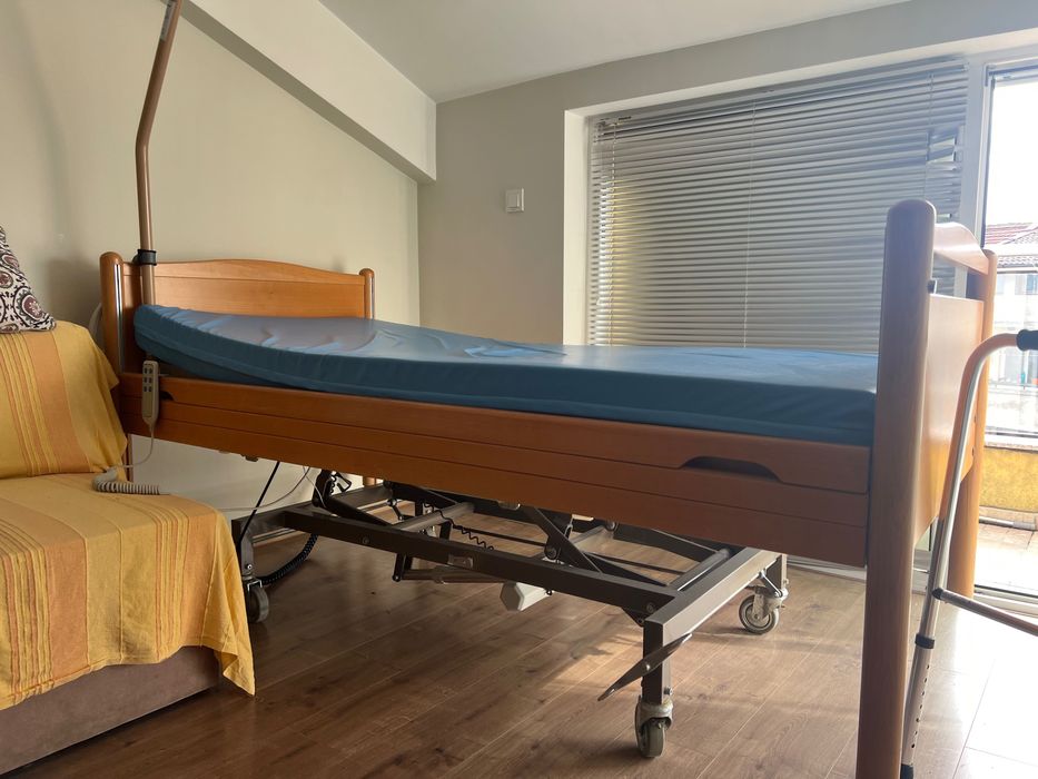 Болнично легло с дистанционно