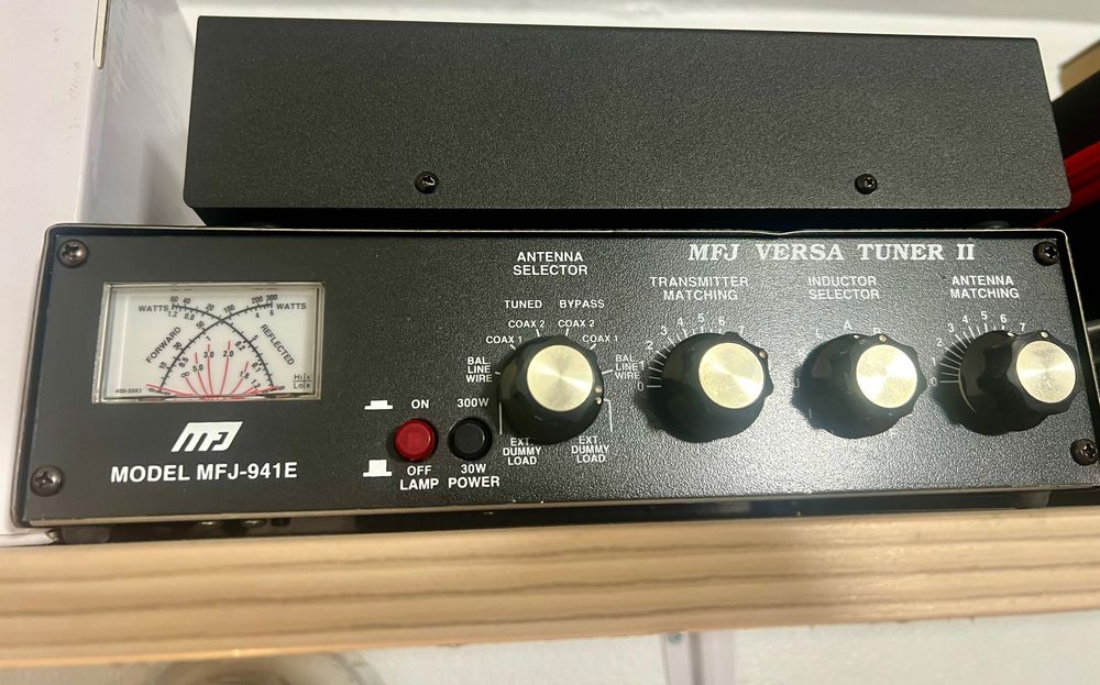 Antena tuner MFJ 941E