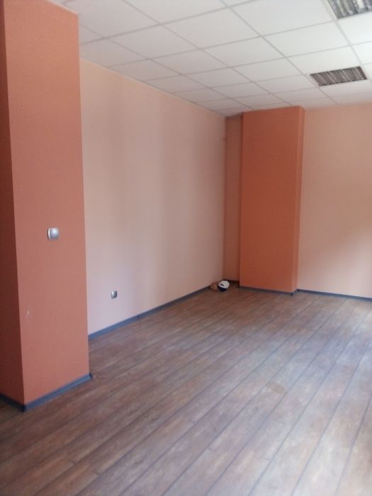 Дава се под наем Магазин в Дупница - 70 кв.м за 244.8 € - Снимка #3
