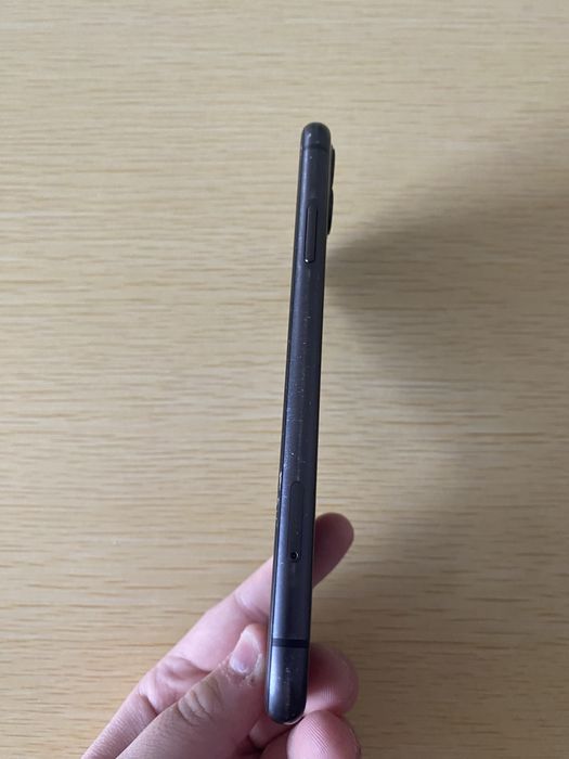Vand iPhone 11-64Gb 73 Bat Spart fata