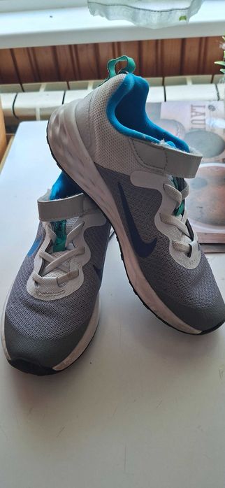 Продавам детски маратонки Найк/Nike