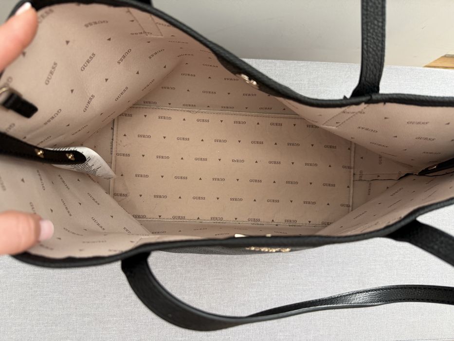 Дамска чанта Guess