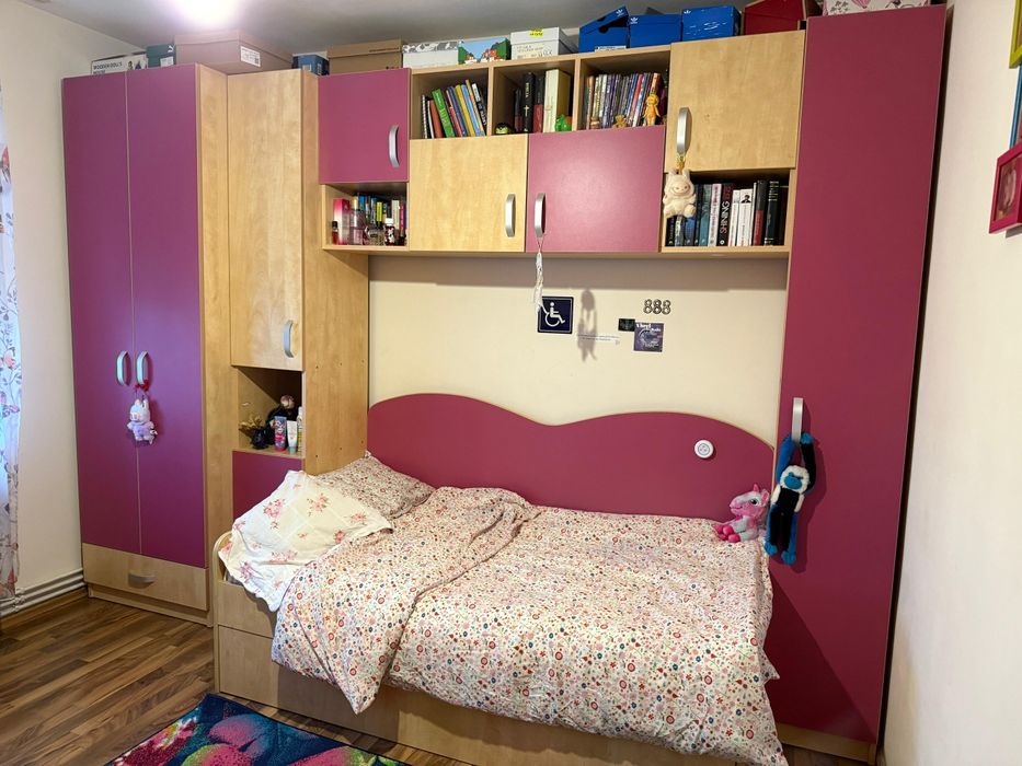 Mobilă fete completă