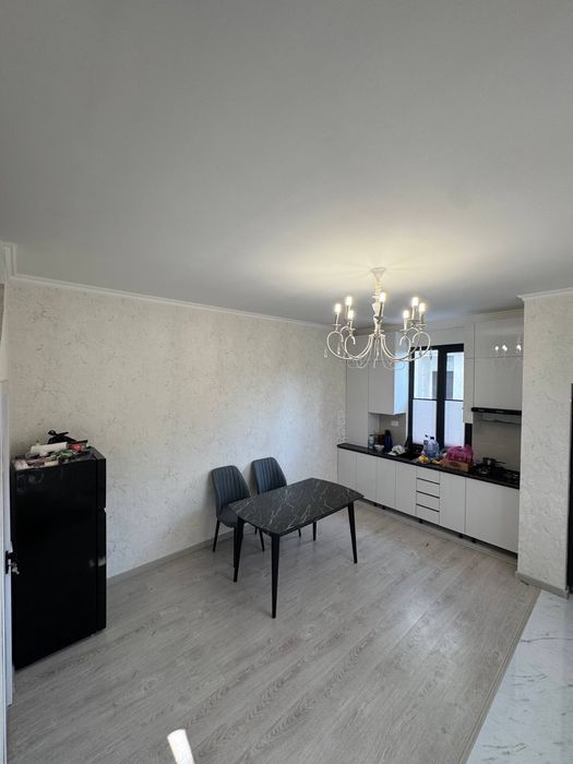 Продается таунхаусе 3 комнатная с ремонтом Адрес максим горкий Улица