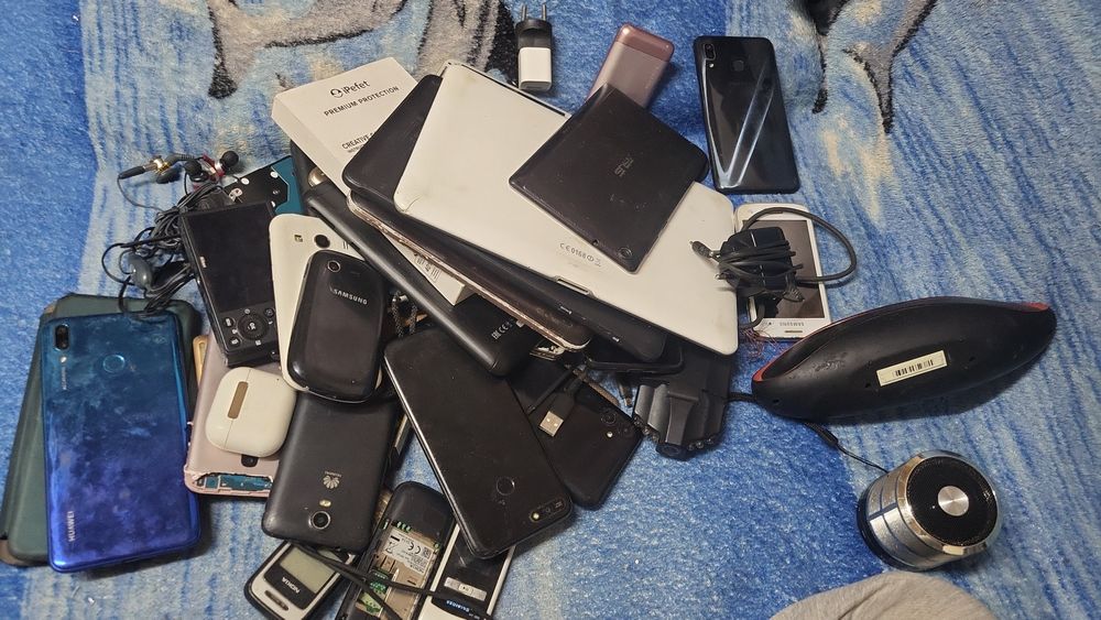 Смартфоны на запчасти