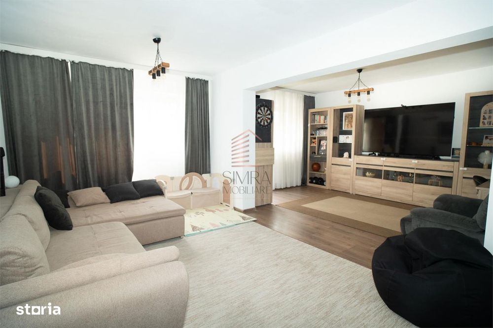 Apartament de vanzare cu 3 camere(transformat din 4 camere) pe Bld Dac