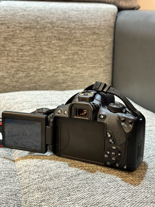 Canon eos 700 D американская версия Rebel T5i