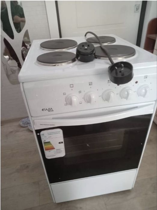 Продам электрическую плиту