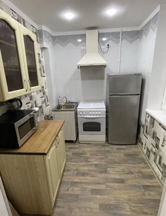 2/3/4, Чил 1, Хамза Метро, Кирпич, Балкон 2х4, продаётся квартира   ~