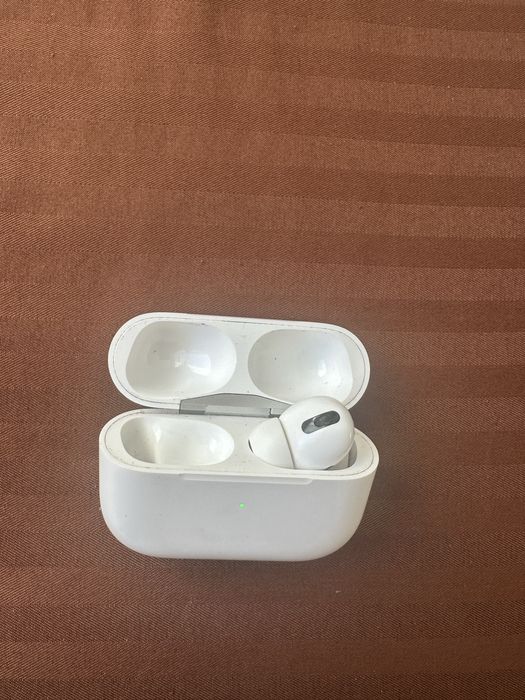 Продам AirPods pro 1