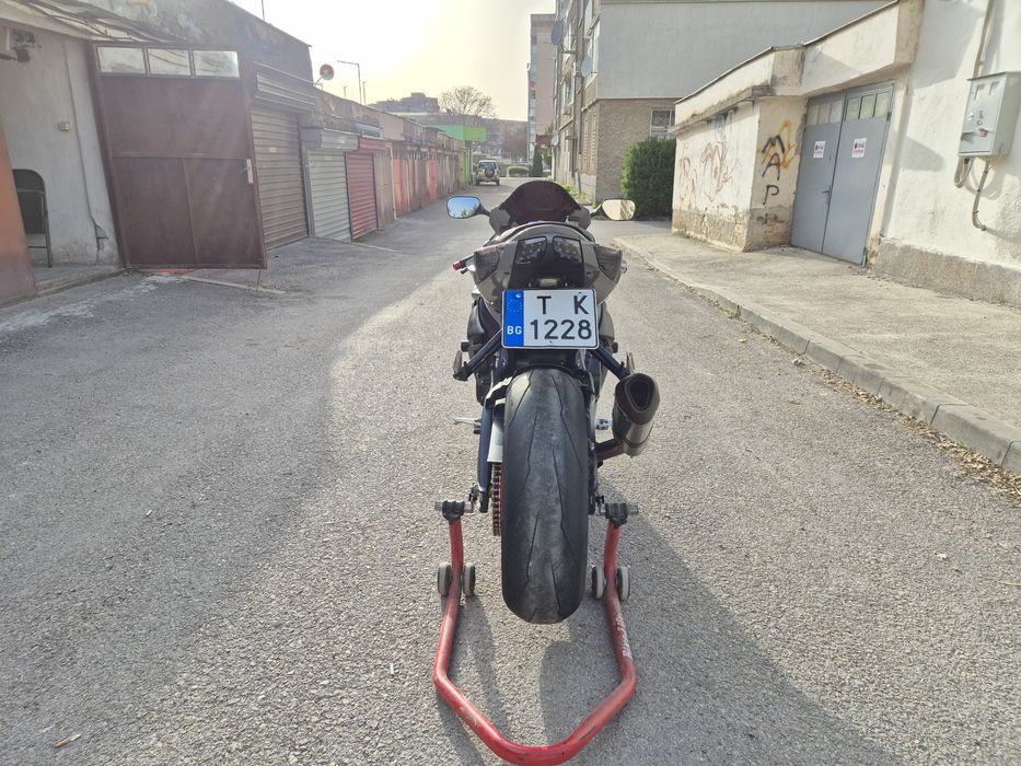 Suzuki gsxr 600 L1 2011