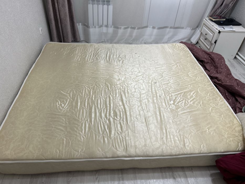 Продам матрас 2/1,8 размер