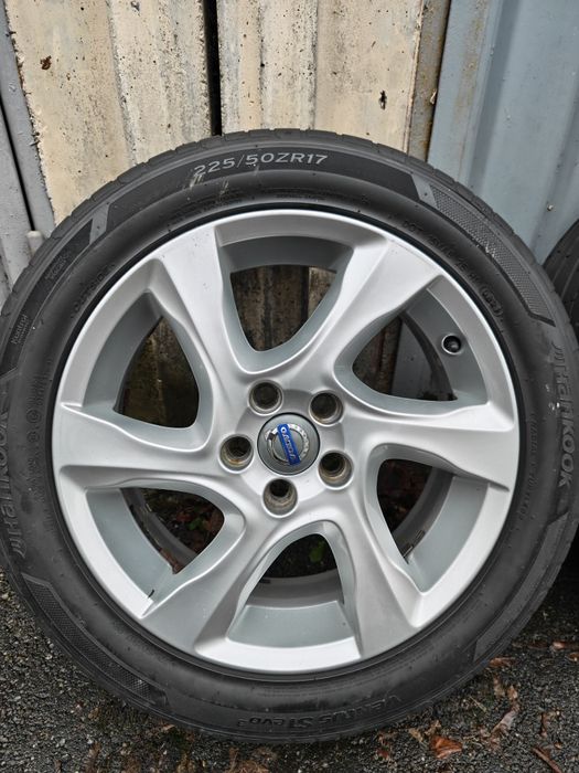 Vand 4 jante Volvo  R17 OEM (Originale)