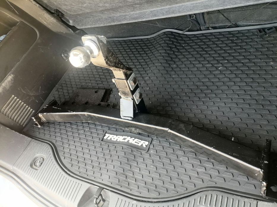 Тракер 1 га янги фаркоп бор