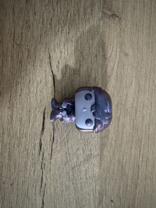 Vând figurine Stranger Things kinder joy
