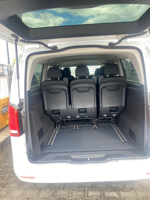 Inchiriere auto Autocare, Microbuze, Van 8 locuri