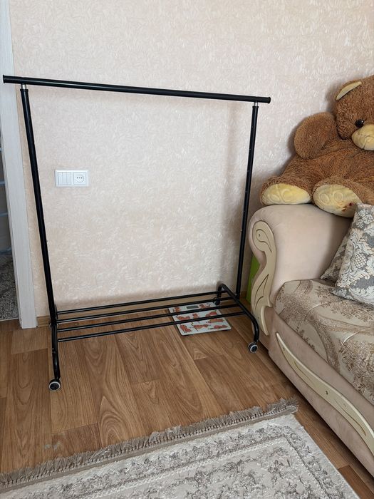 Продам стойку для вещей