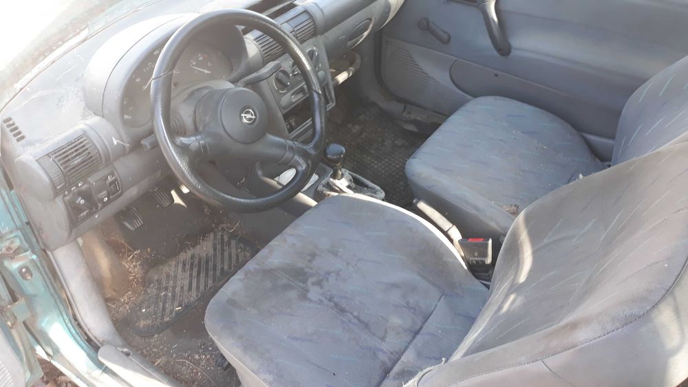 Опел  корса б  1.2  бензин