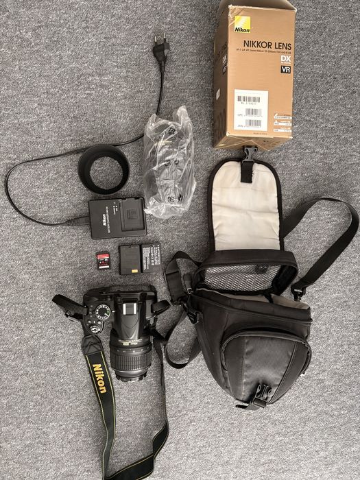 Aparat foto Nikon D3100 + Obiectiv 18-55 mm + Obiectiv 55-200 mm
