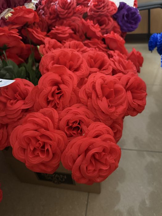 Продам цветы искусственные