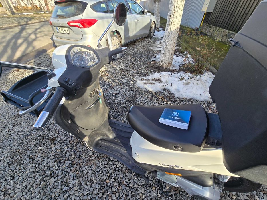 Scuter Piaggio Liberty Corporate 125i an 2022