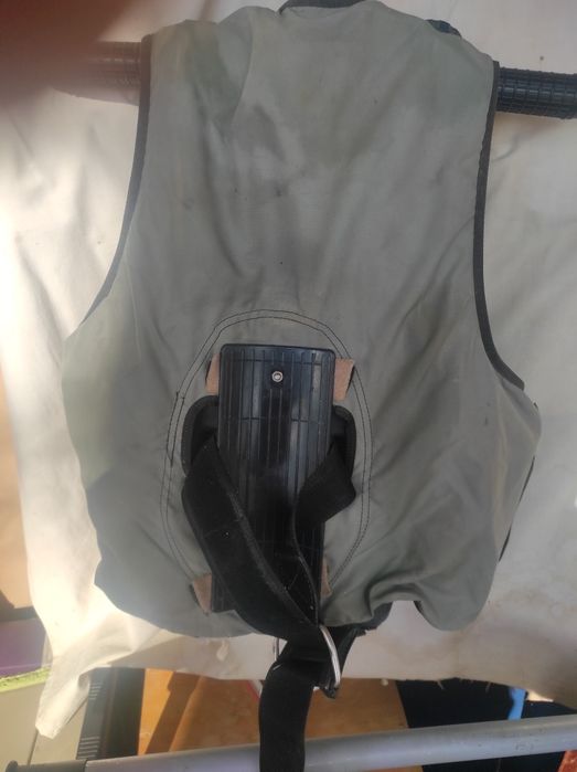 Водолазна жилетка