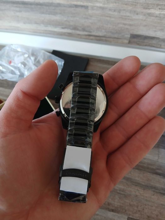 Часовник Gigandet