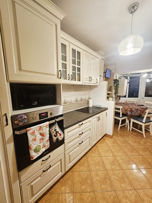 Închiriez apartament 3 camere ultracentral in Râmnicu Vâlcea