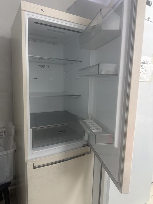 Продам холодильник с морозильником