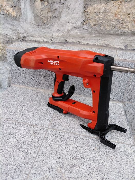 Hilti BX 3-22  Nuron безкабелен пистолет за пирони за бетон