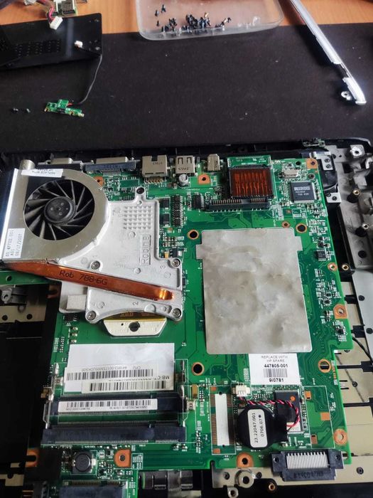 Ноутбук HP Pavillion DV2000 по запчастям