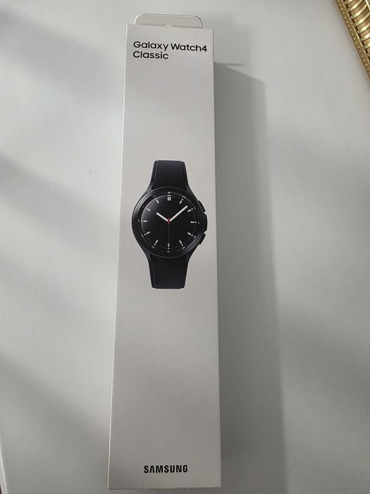 Продам часы GALAXY WATCH 4 б/у в отличном состояние