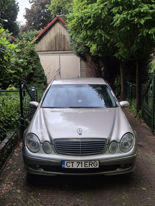 MERCEDES-BENZ E-Class