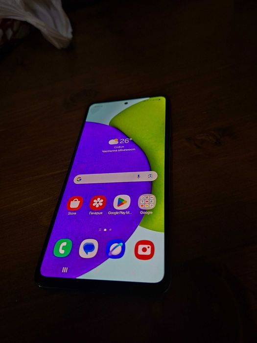 Продавам снартфон самсунг А52