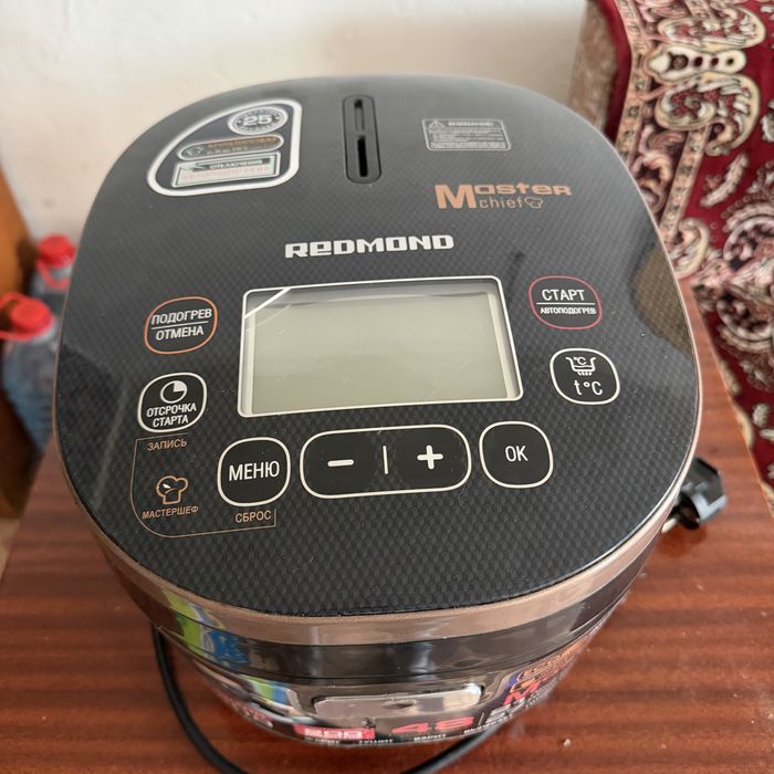 Продам мультиварку REDMOND RMC-250 (MasterChef) б/у