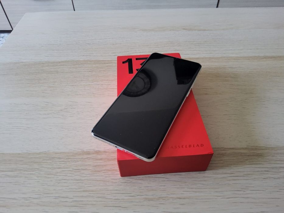 Oneplus 13 16/512gb Arctic White la cutie ca nou