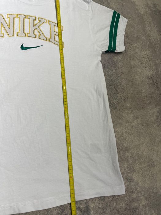 Tricou retro Nike cu imprimeu Mărimea M