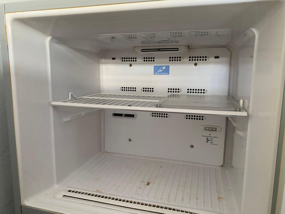 Холодильник HITACHI