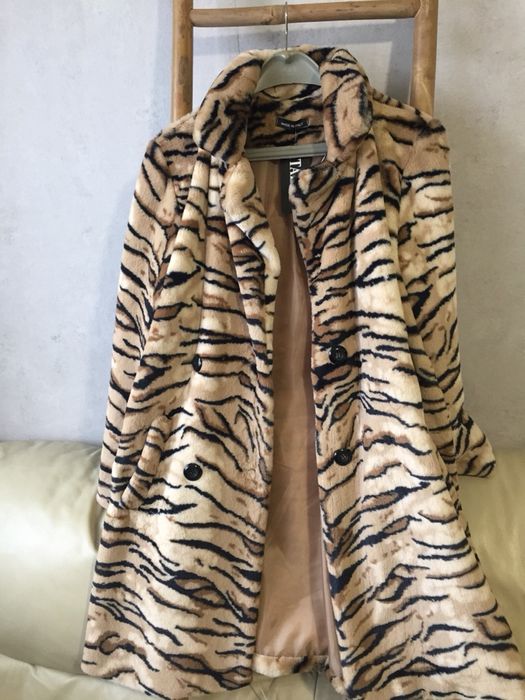 Дамско пухкаво палто