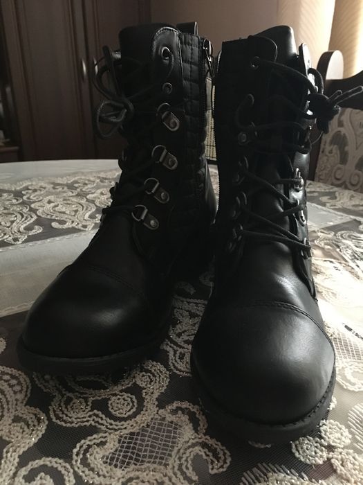 Ghete din piele mărimea 37 ,38