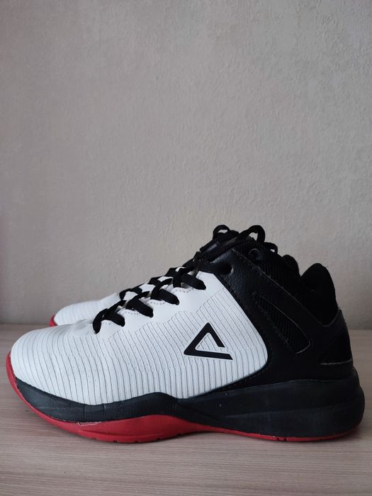 Кроссовки Peak белые