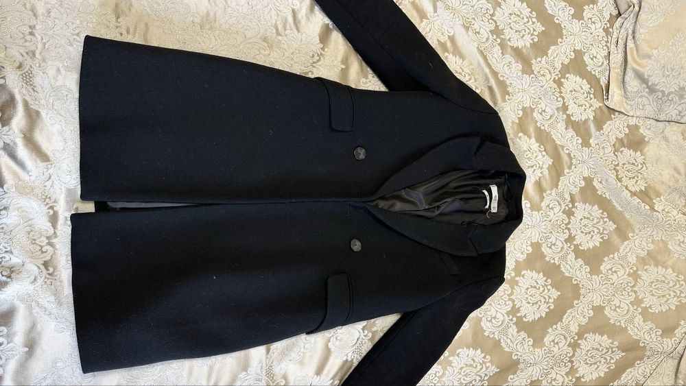 Продам пальто манго