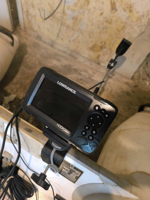 Продавам Лодка Зандер330 може бартер за лодка за захранка Ивайло