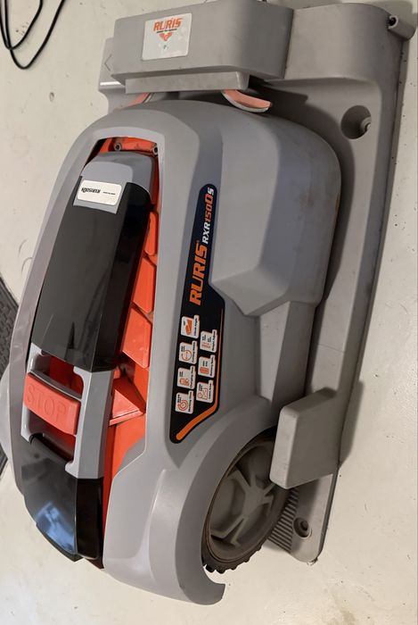 Robot de tuns iarba Ruris RXR1500S